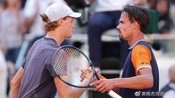 图拉姆在采 图拉姆在采