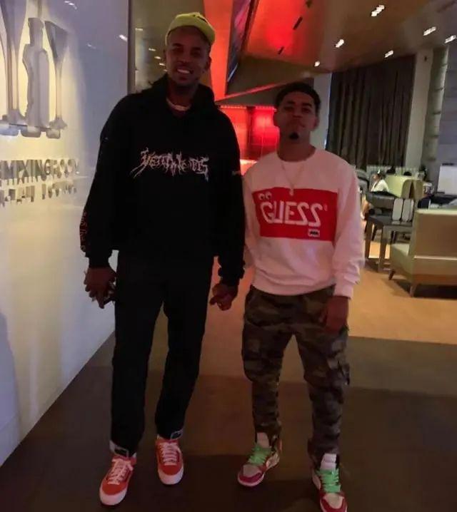 在先锋与小 在先锋与小